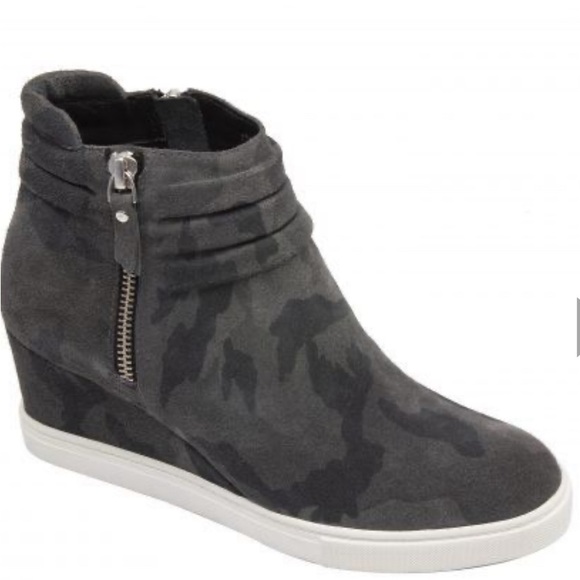 Paolo Shoes - Linea Paolo FRIEDA wedge sneaker. New without tags/box. Size 8.5